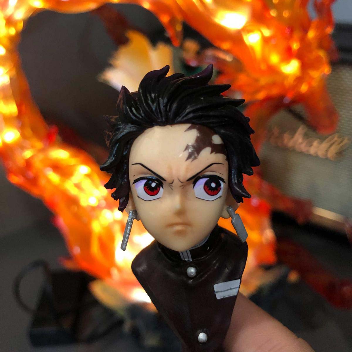 Demon Slayer : Tanjiro Kamado 30 cm fire dragon light up action figure