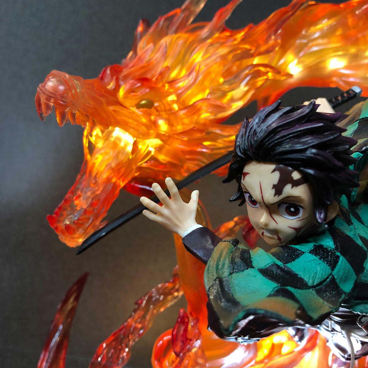 Demon Slayer : Tanjiro Kamado 30 cm fire dragon light up action figure