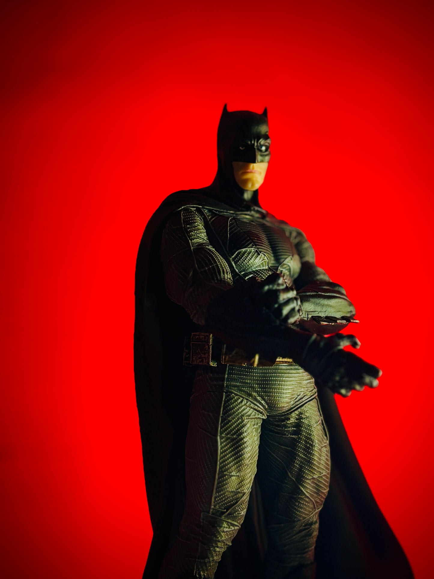 Premium 20 cm Batman Action Figure with LED Base – Justice League Edition