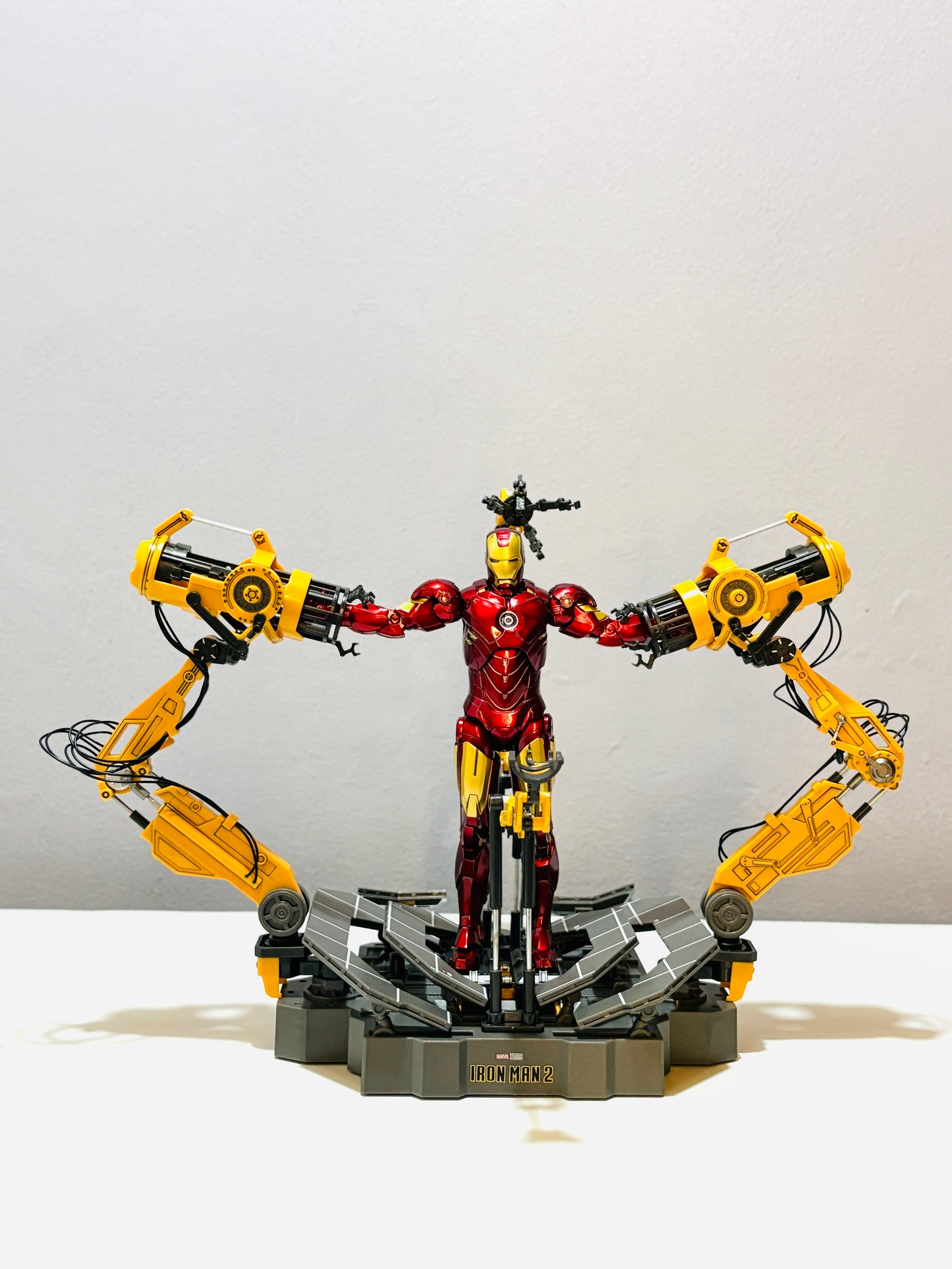 ZD Toys Iron Man Mark 4 With Suit-Up Gantry