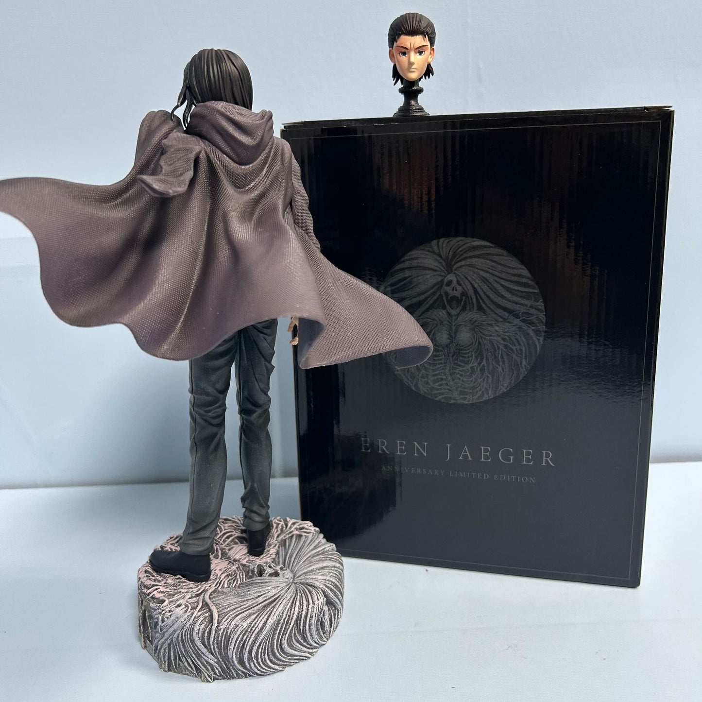 Attack on Titan - Eren Yeager 28 cm Premium Action Figure