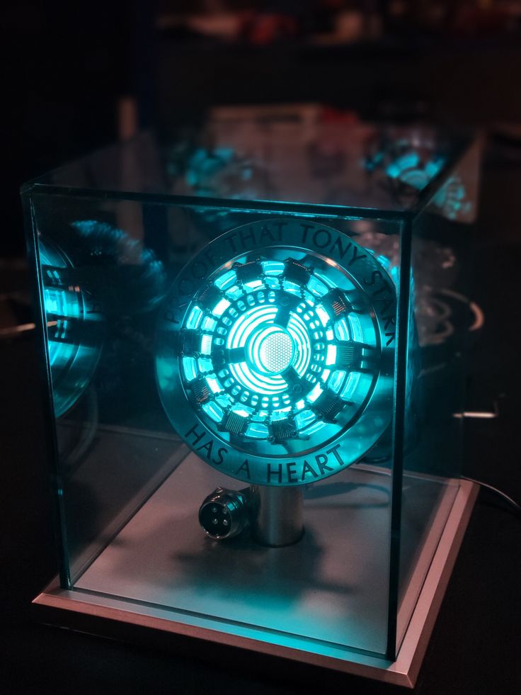 PROOF THAT TONY STARK HAS A HEART - Ironmans Arc Reactor limited edition