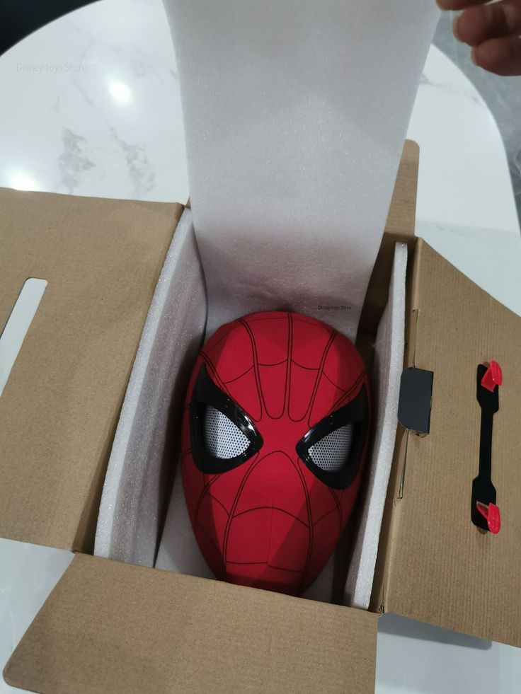 THE AMAZING SPIDERMAN MASK ( Remotely controlled eyes )