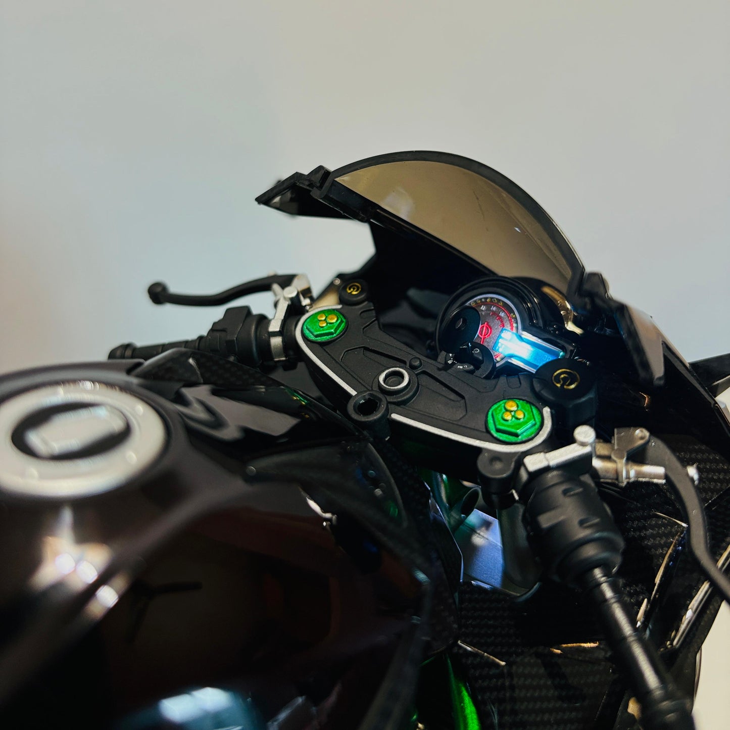 Kawasaki Ninja H2R 1/6 Scale Die-Cast Model Bike – Premium Collectible Superbike Replica