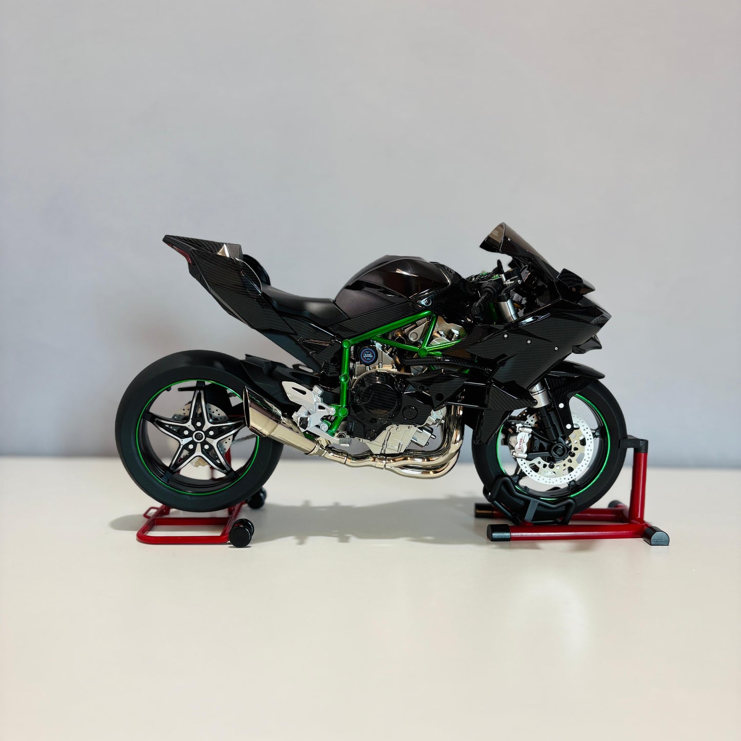 Kawasaki Ninja H2R 1/6 Scale Die-Cast Model Bike – Premium Collectible Superbike Replica