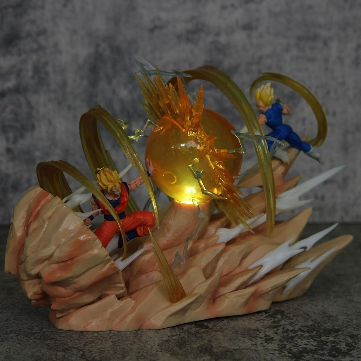 Goku vs Vegeta Battle Diorama Action Figure