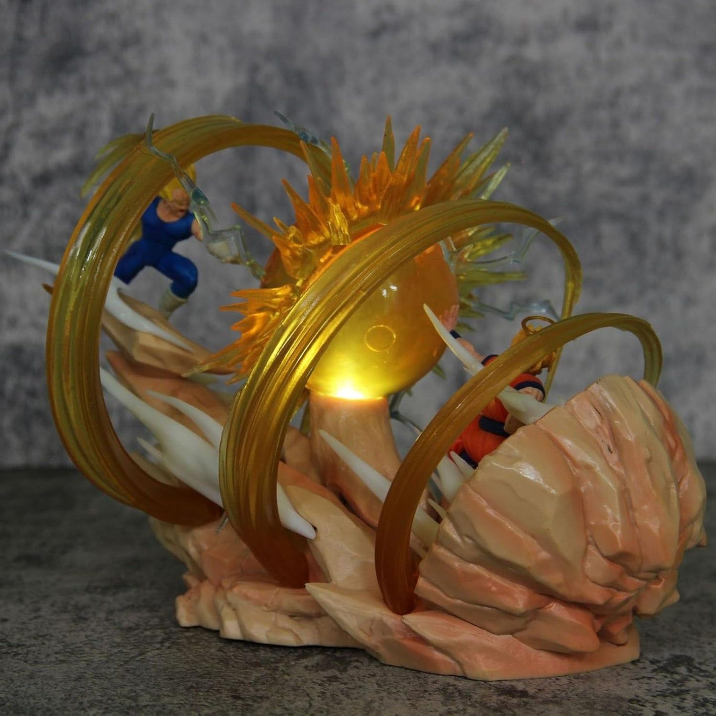 Goku vs Vegeta Battle Diorama Action Figure