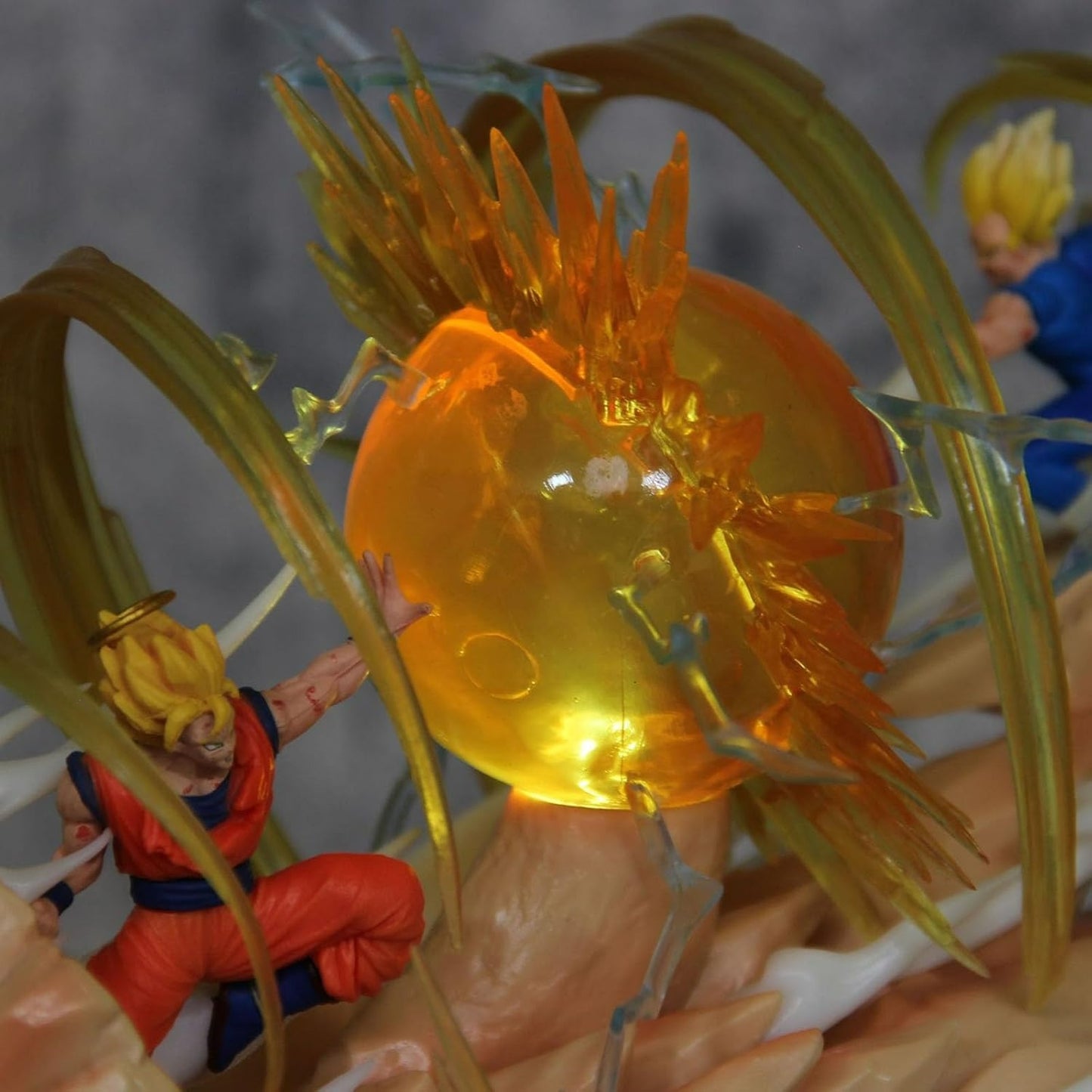 Goku vs Vegeta Battle Diorama Action Figure