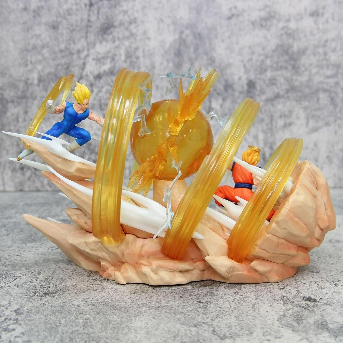 Goku vs Vegeta Battle Diorama Action Figure