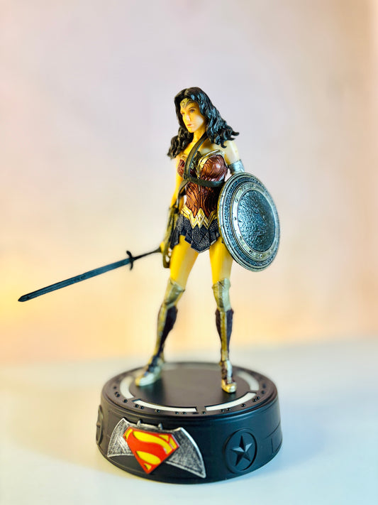 20 cm Wonder Woman Action Figure with Sword, Shield & LED Base – DC Justice League Hero Collectible