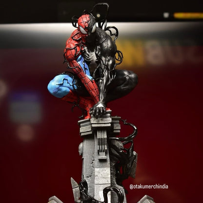 Spider-Man vs. Venom 40cm Premium Action Figure
